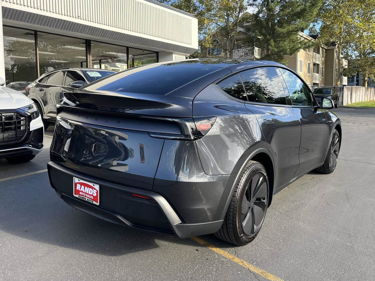 Used 2026 Tesla Model Y Long Range RWD image 31