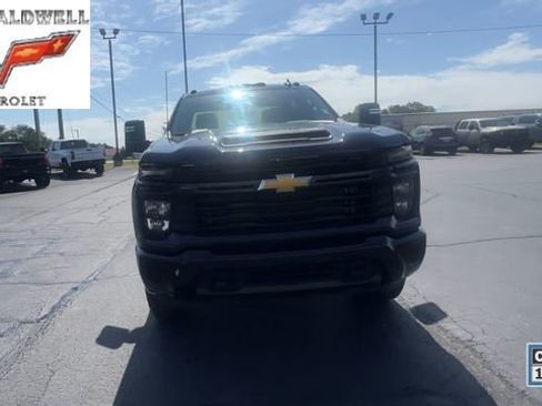 Used 2024 Chevrolet Silverado 2500 Custom w/ Custom Value Package AWD/4WD image 3