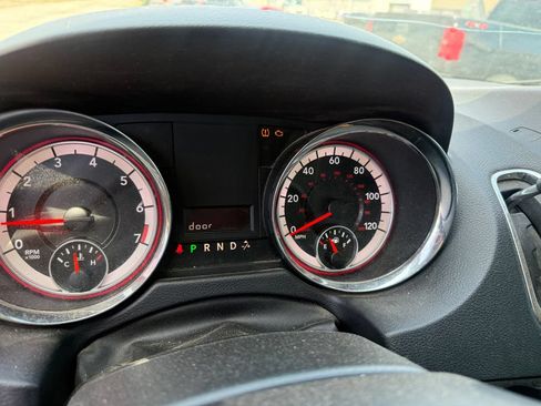 Used 2016 Dodge Grand Caravan American Value Package w/ UConnect Hands-Free Group FWD image 3