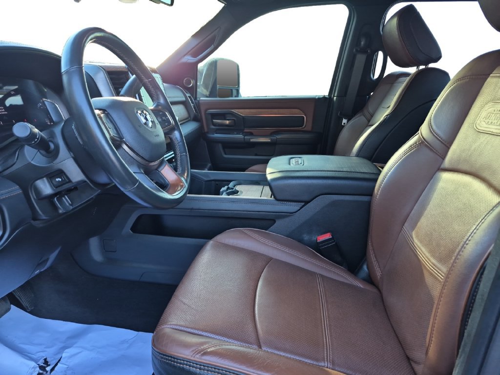 Used 2024 RAM 3500 Limited AWD/4WD image 9