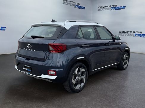 Used 2022 Hyundai Venue Limited image 5