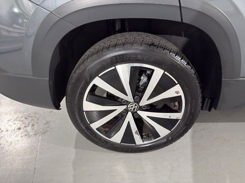 Used 2024 Volkswagen Taos SE image 13