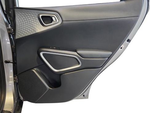 Certified 2023 Kia Soul LX w/ LX Technology Package FWD image 25