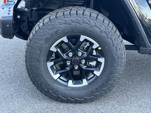 New 2026 Jeep Gladiator Rubicon w/ Technology Group image 11