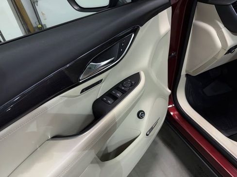 Certified 2022 Buick Envision Essence w/ Technology Package I image 11