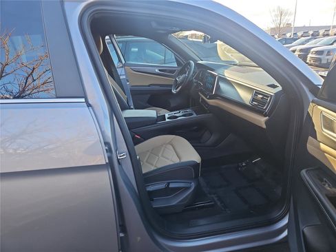 Certified 2024 Volkswagen Atlas Cross Sport SE image 27