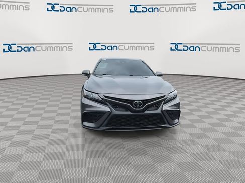 Used 2024 Toyota Camry SE FWD image 3