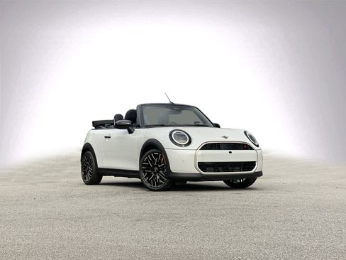 New 2026 MINI Cooper S image 2