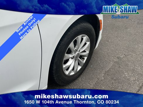 Used 2019 Chrysler Pacifica Touring Plus image 11