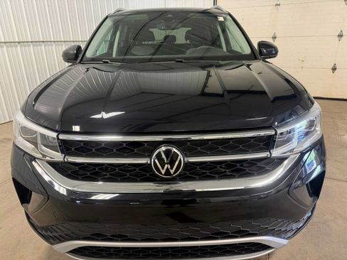 Certified 2023 Volkswagen Taos SEL AWD/4WD image 3