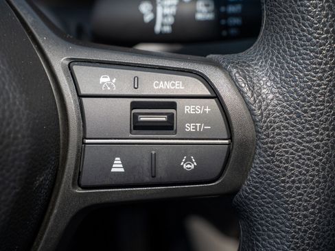 Certified 2023 Honda HR-V LX image 30