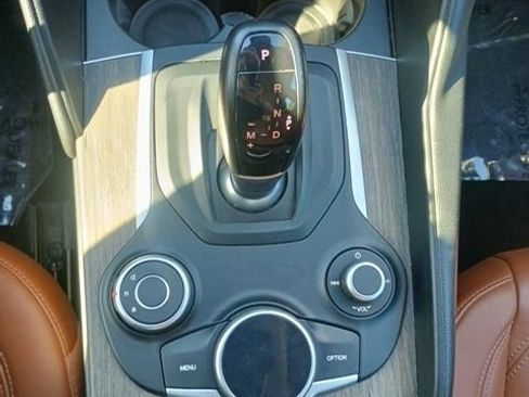 Used 2019 Alfa Romeo Giulia Ti AWD/4WD image 30
