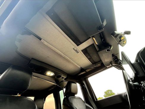 Used 2016 Jeep Wrangler Unlimited Sahara image 17