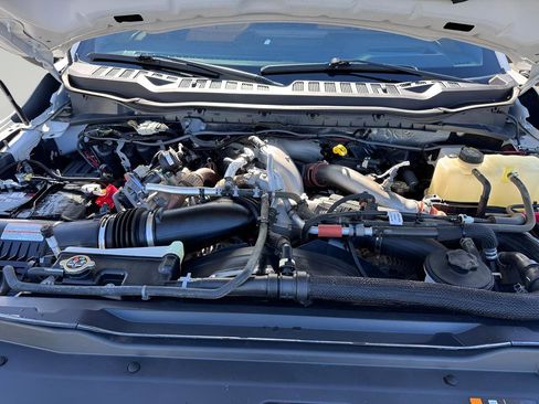 Used 2024 Ford F450 Platinum w/ FX4 Off-Road Package image 9