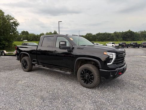 Used 2025 Chevrolet Silverado 2500 LTZ w/ Trail Boss Package AWD/4WD image 16