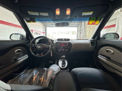 Used 2014 Kia Soul FWD image 24