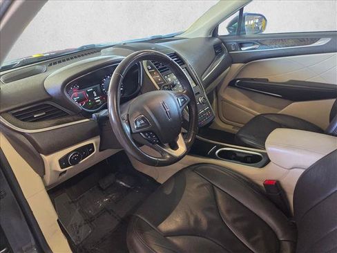 Used 2019 Lincoln MKC Reserve w/ MKC Climate Package FWD image 9