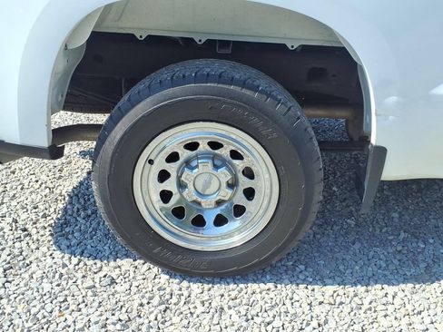 Used 2021 Chevrolet Silverado 1500 W/T w/ WT Value Package AWD/4WD image 13