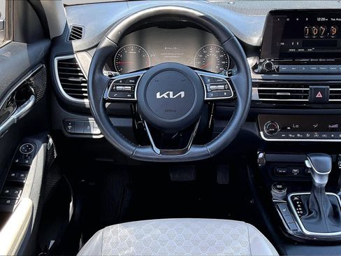 Certified 2022 Kia Seltos SX AWD/4WD image 6