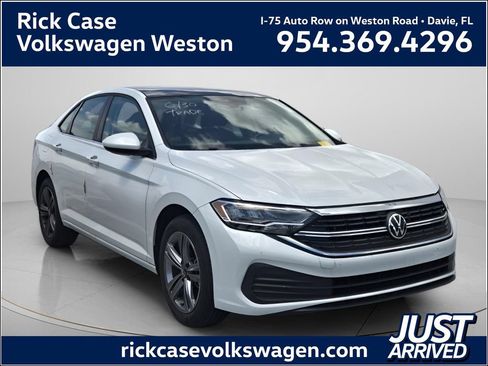 Certified 2023 Volkswagen Jetta SE w/ Panoramic Sunroof Package FWD image 1