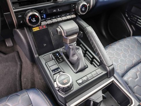 Certified 2025 Toyota 4Runner Platinum AWD/4WD image 15
