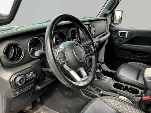 Used 2021 Jeep Wrangler Unlimited Sahara AWD/4WD image 17