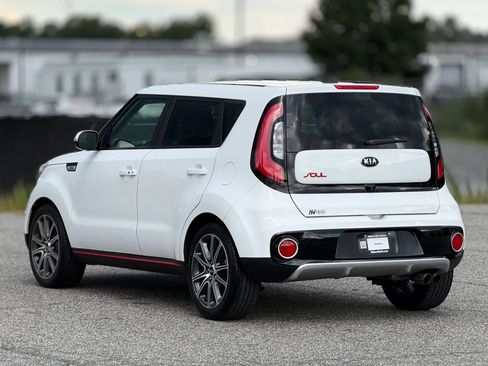 Used 2017 Kia Soul ! FWD image 10