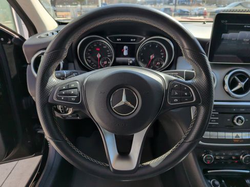 Used 2018 Mercedes-Benz GLA 250 4MATIC image 18