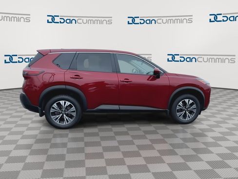 Used 2023 Nissan Rogue SV image 9