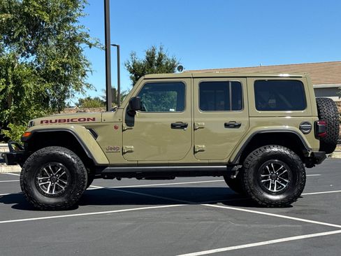 Used 2025 Jeep Wrangler Unlimited Rubicon AWD/4WD image 14