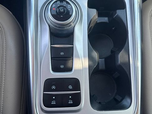 Used 2020 Ford Explorer XLT w/ Equipment Group 202A RWD image 17
