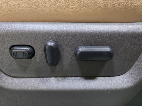 Used 2015 Ford F250 Lariat w/ Lariat Interior Package image 27