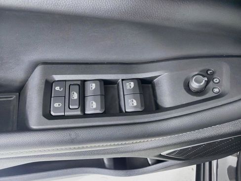 Used 2022 Jeep Grand Cherokee Altitude AWD/4WD image 8