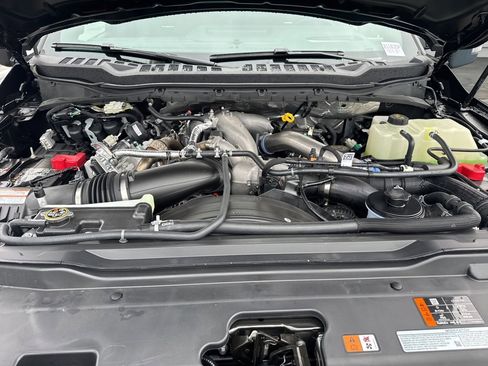 Used 2026 Ford F450 Platinum w/ FX4 Off-Road Package image 40