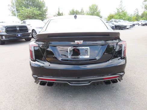 Used 2023 Cadillac CT5 V Blackwing w/ Carbon Fiber Package 2 RWD image 6