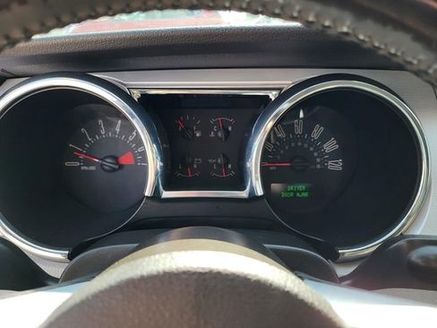 Used 2008 Ford Mustang Premium RWD image 9
