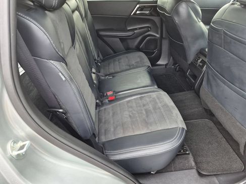 Used 2024 Mitsubishi Outlander SE FWD image 19