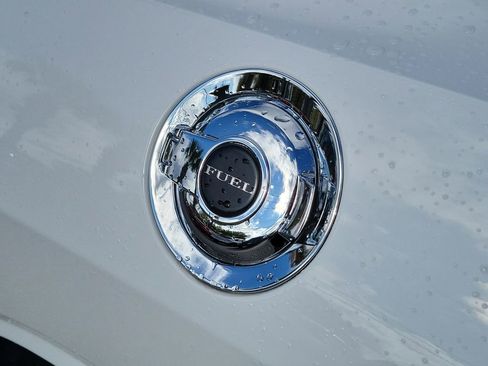 Used 2023 Dodge Challenger R/T image 9