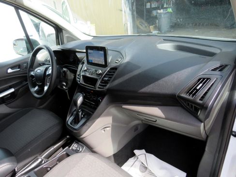 Used 2019 Ford Transit Connect XLT image 26