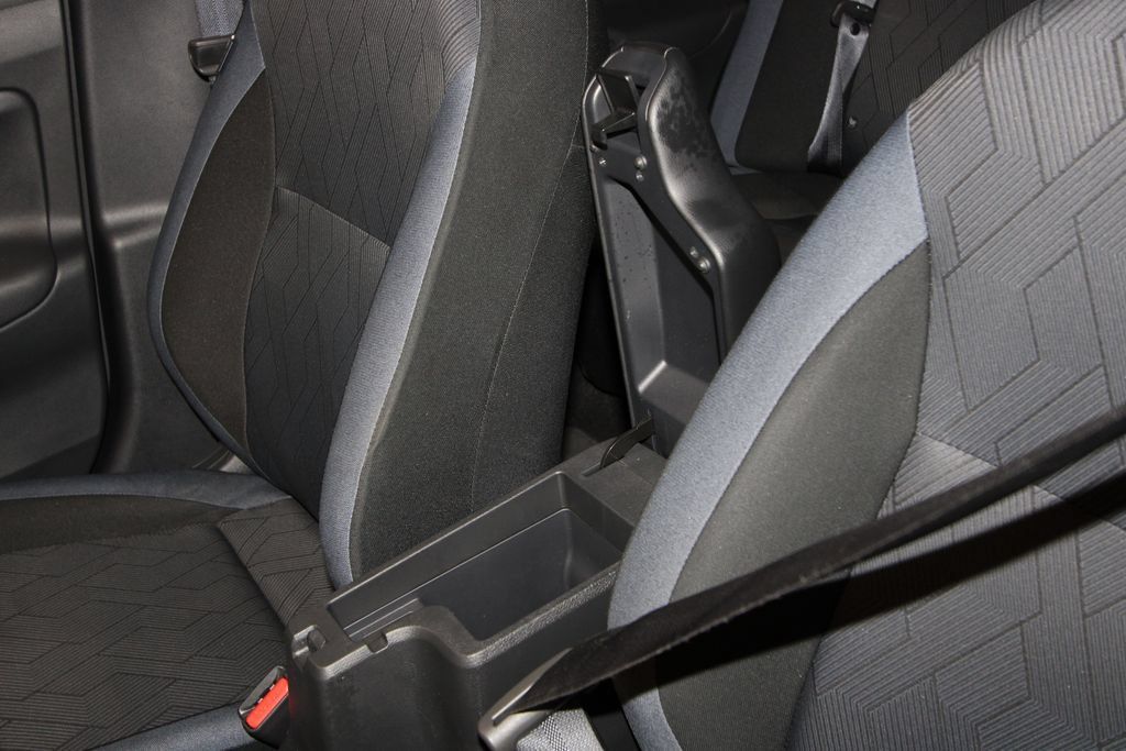 Used 2025 Nissan Versa SV FWD image 17