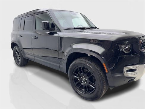 Used 2025 Land Rover Defender 110 S image 12