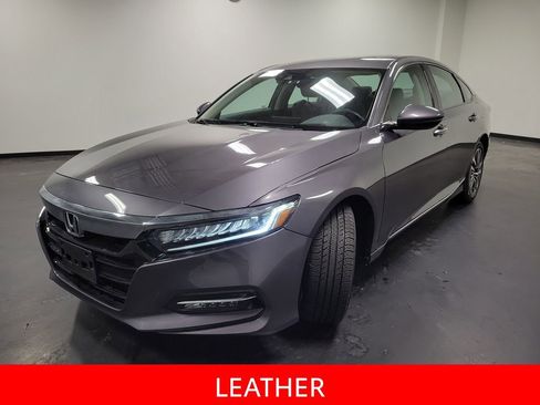 Used 2019 Honda Accord Touring image 4