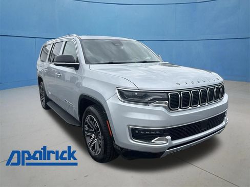 Used 2024 Jeep Wagoneer L Series II w/ Flexible Seating Group AWD/4WD image 1