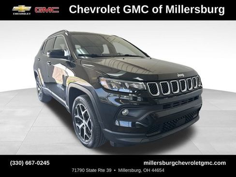 Used 2024 Jeep Compass Latitude AWD/4WD image 1