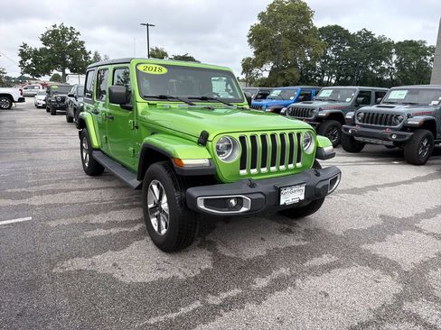 Used 2018 Jeep Wrangler Unlimited Sahara AWD/4WD image 4