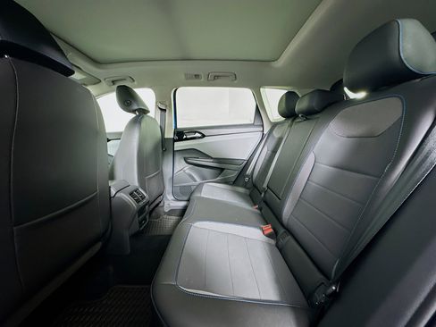 Used 2024 Volkswagen Taos SE image 28