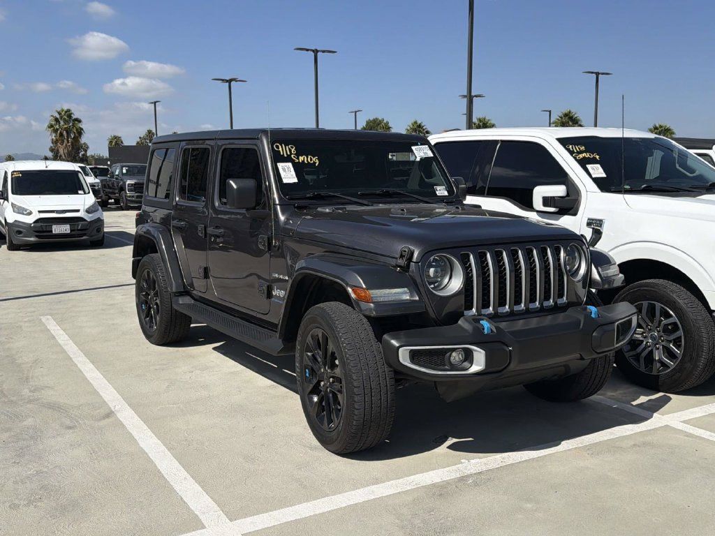 Used 2023 Jeep Wrangler Unlimited Sahara AWD/4WD image 22