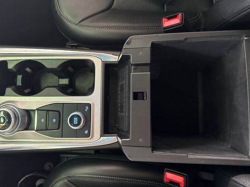 Used 2023 Ford Explorer Limited image 33