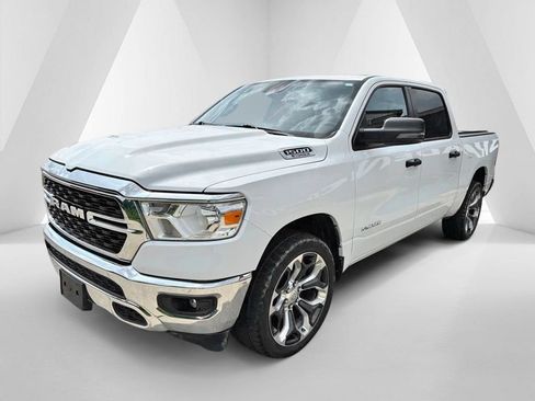 Used 2023 RAM 1500 Big Horn AWD/4WD image 3