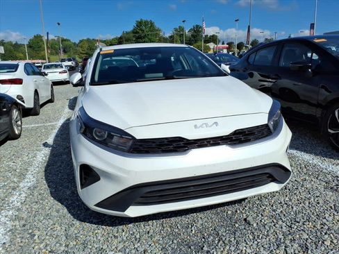 Used 2024 Kia Forte LXS FWD image 9